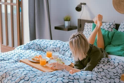 Quelles sont les meilleures pratiques de sommeil pour les femmes souffrant d'insomnie chronique?